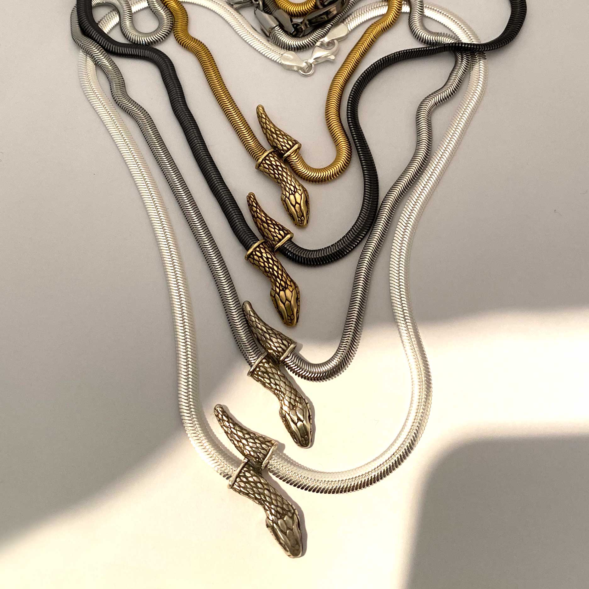 Snake Chain Necklace in silver - Image 5