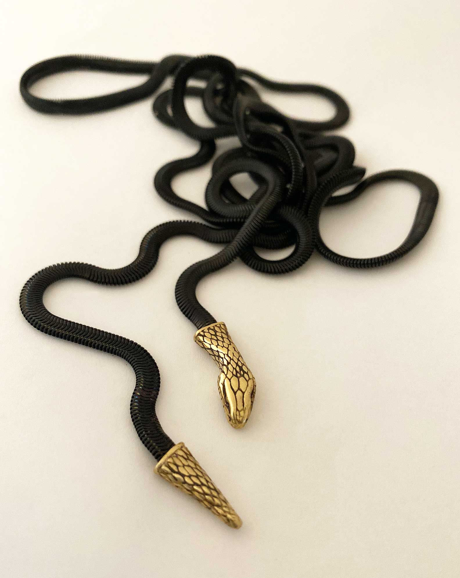 Snake Lariat Necklace in gold & black - Image 3