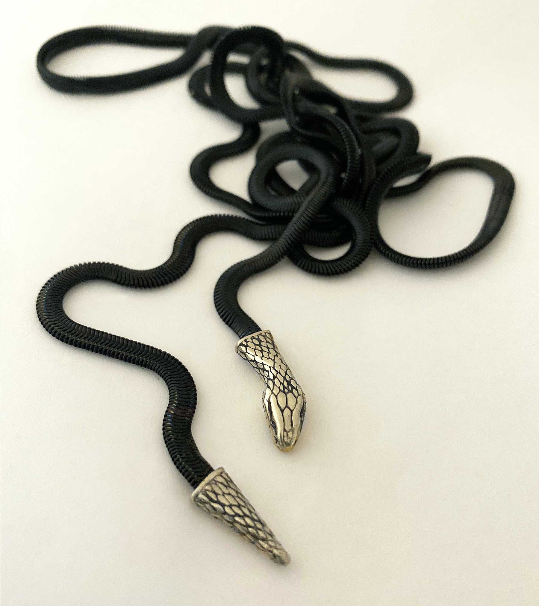 Snake Lariat Necklace in silver & black - Image 3