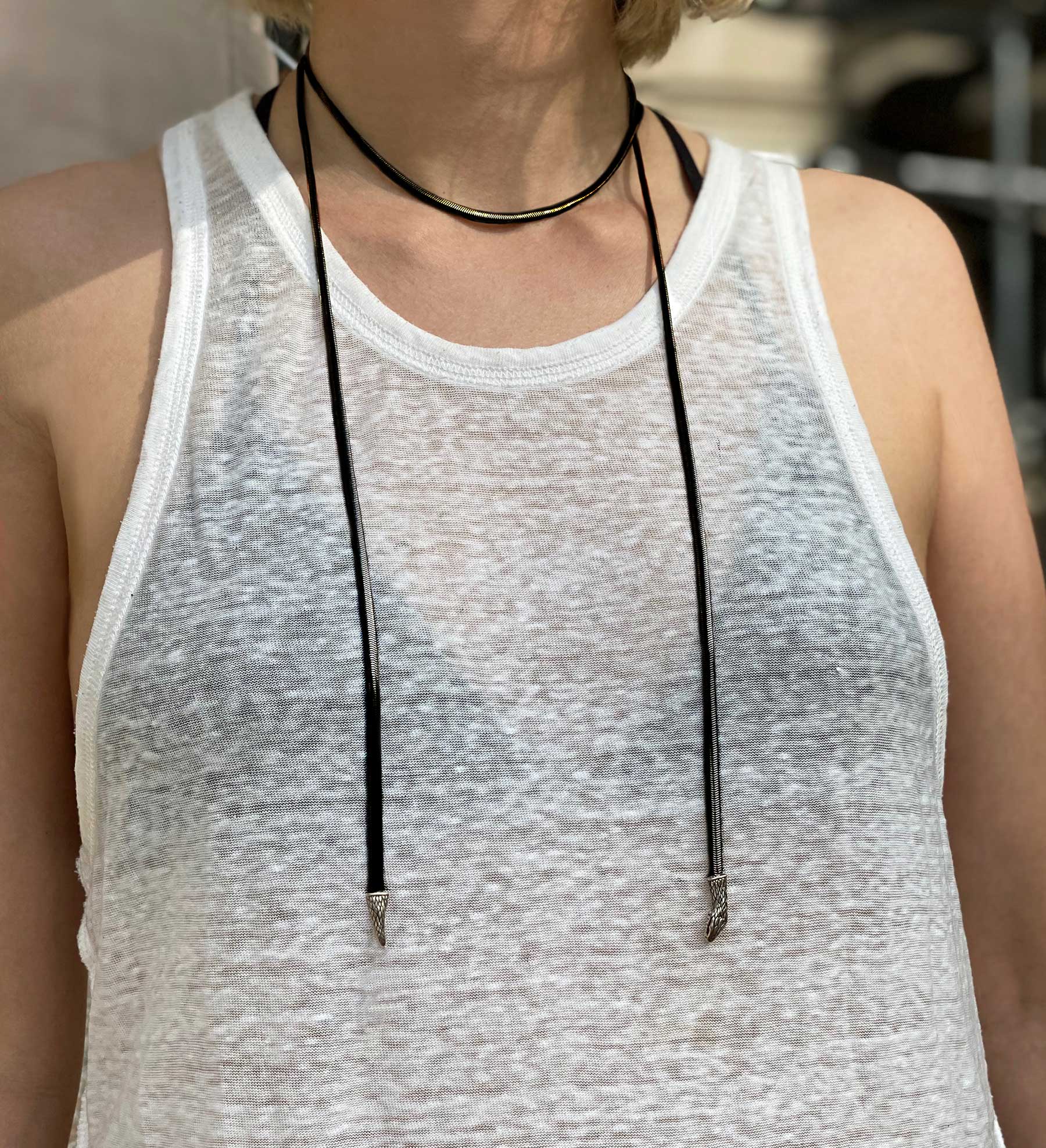 Snake Lariat Necklace in silver & black - Image 4